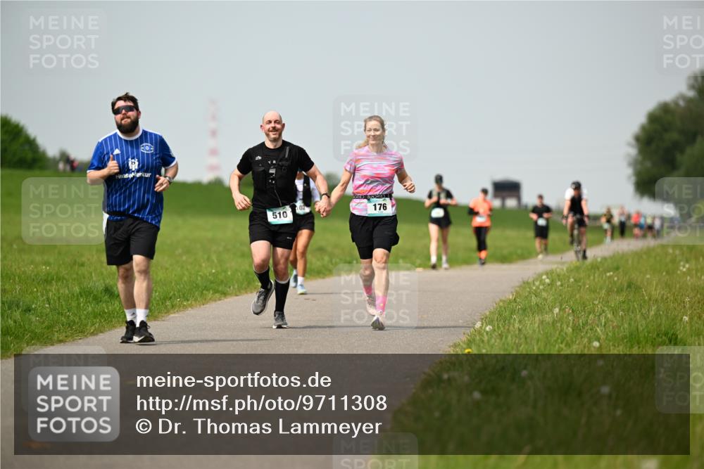 10.05.2026 - 8. Wedeler Halbmarathon Dr. Thomas Lammeyer http://msf.ph/oto/9711308 10.05.2026 12:06:13 Laufen 510, 176 meine-sportfotos.de
