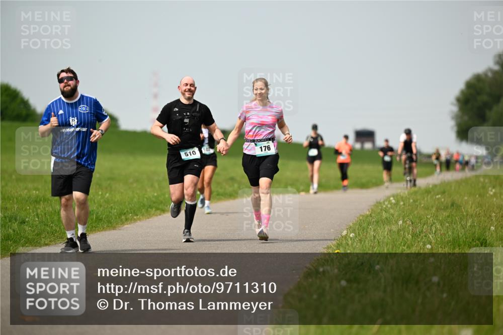 10.05.2026 - 8. Wedeler Halbmarathon Dr. Thomas Lammeyer http://msf.ph/oto/9711310 10.05.2026 12:06:14 Laufen 510, 176 meine-sportfotos.de