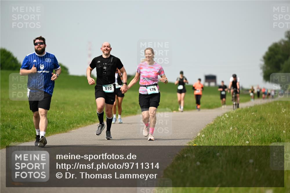 10.05.2026 - 8. Wedeler Halbmarathon Dr. Thomas Lammeyer http://msf.ph/oto/9711314 10.05.2026 12:06:14 Laufen 510, 176 meine-sportfotos.de