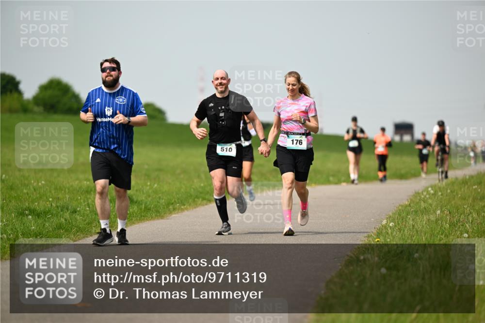 10.05.2026 - 8. Wedeler Halbmarathon Dr. Thomas Lammeyer http://msf.ph/oto/9711319 10.05.2026 12:06:14 Laufen 510, 176 meine-sportfotos.de