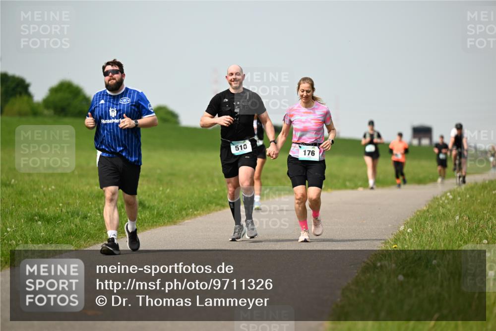 10.05.2026 - 8. Wedeler Halbmarathon Dr. Thomas Lammeyer http://msf.ph/oto/9711326 10.05.2026 12:06:14 Laufen 510, 176 meine-sportfotos.de
