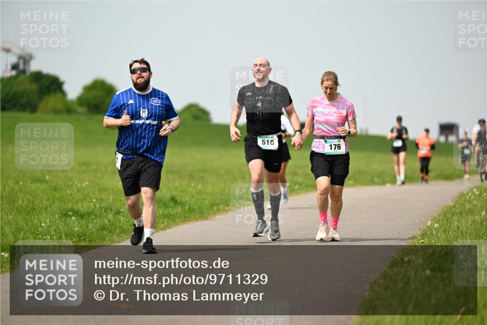 10.05.2026 - 8. Wedeler Halbmarathon Dr. Thomas Lammeyer http://msf.ph/oto/9711329 10.05.2026 12:06:15 Laufen 510, 176 meine-sportfotos.de