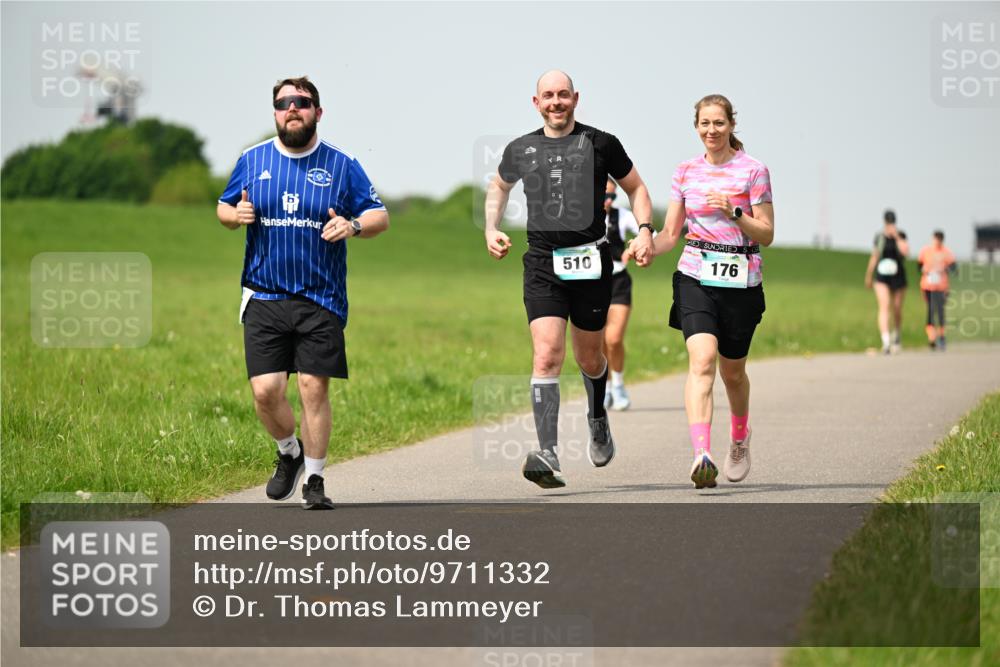 10.05.2026 - 8. Wedeler Halbmarathon Dr. Thomas Lammeyer http://msf.ph/oto/9711332 10.05.2026 12:06:15 Laufen 510, 176 meine-sportfotos.de