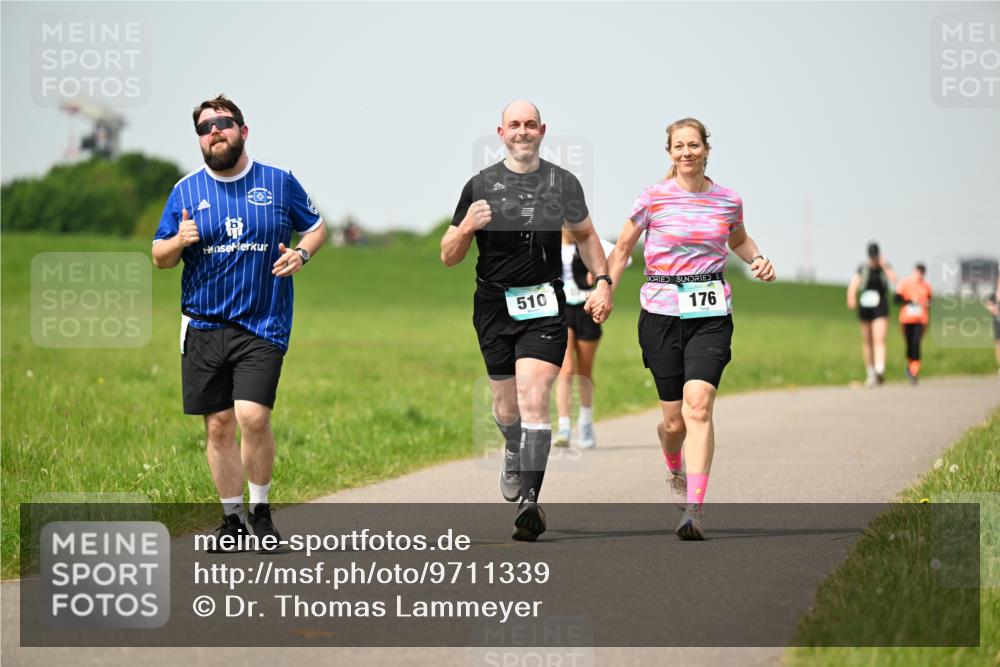 10.05.2026 - 8. Wedeler Halbmarathon Dr. Thomas Lammeyer http://msf.ph/oto/9711339 10.05.2026 12:06:16 Laufen 510, 176 meine-sportfotos.de