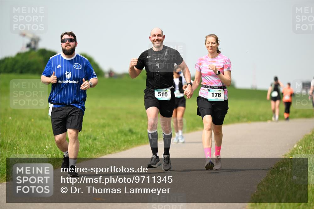 10.05.2026 - 8. Wedeler Halbmarathon Dr. Thomas Lammeyer http://msf.ph/oto/9711345 10.05.2026 12:06:16 Laufen 510, 176 meine-sportfotos.de
