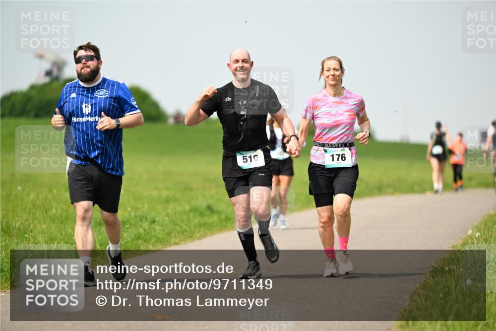 10.05.2026 - 8. Wedeler Halbmarathon Dr. Thomas Lammeyer http://msf.ph/oto/9711349 10.05.2026 12:06:16 Laufen 510, 176 meine-sportfotos.de