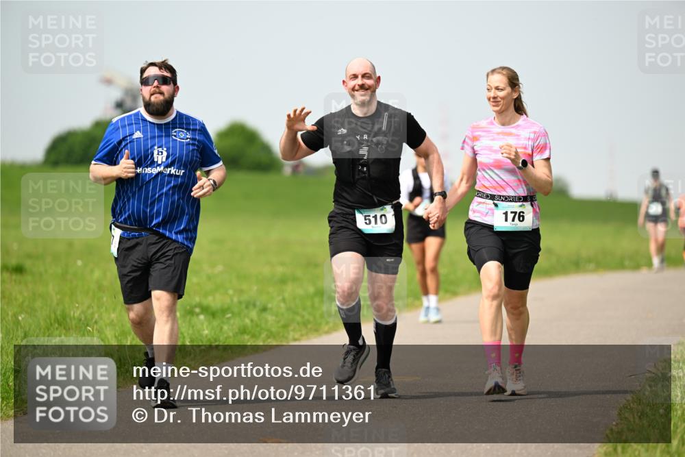 10.05.2026 - 8. Wedeler Halbmarathon Dr. Thomas Lammeyer http://msf.ph/oto/9711361 10.05.2026 12:06:17 Laufen 510, 176 meine-sportfotos.de