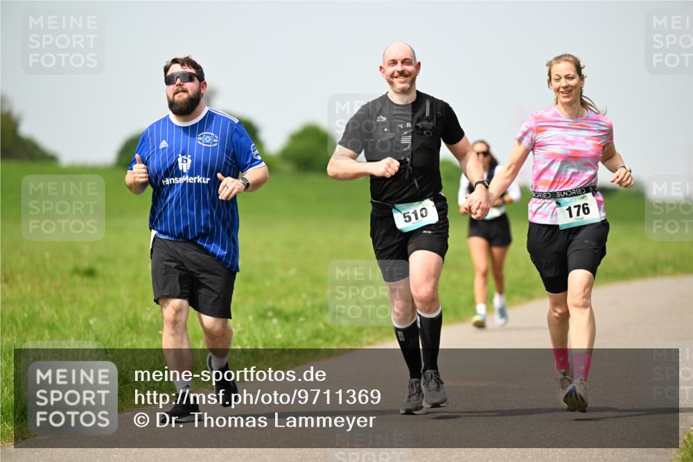10.05.2026 - 8. Wedeler Halbmarathon Dr. Thomas Lammeyer http://msf.ph/oto/9711369 10.05.2026 12:06:17 Laufen 510, 176 meine-sportfotos.de
