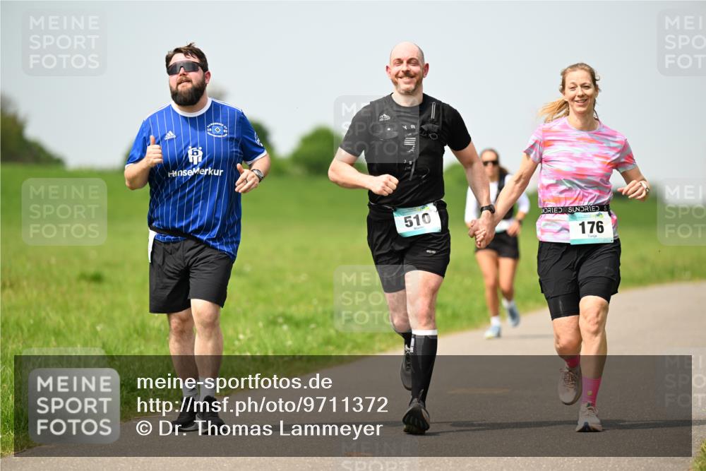 10.05.2026 - 8. Wedeler Halbmarathon Dr. Thomas Lammeyer http://msf.ph/oto/9711372 10.05.2026 12:06:17 Laufen 510, 176 meine-sportfotos.de