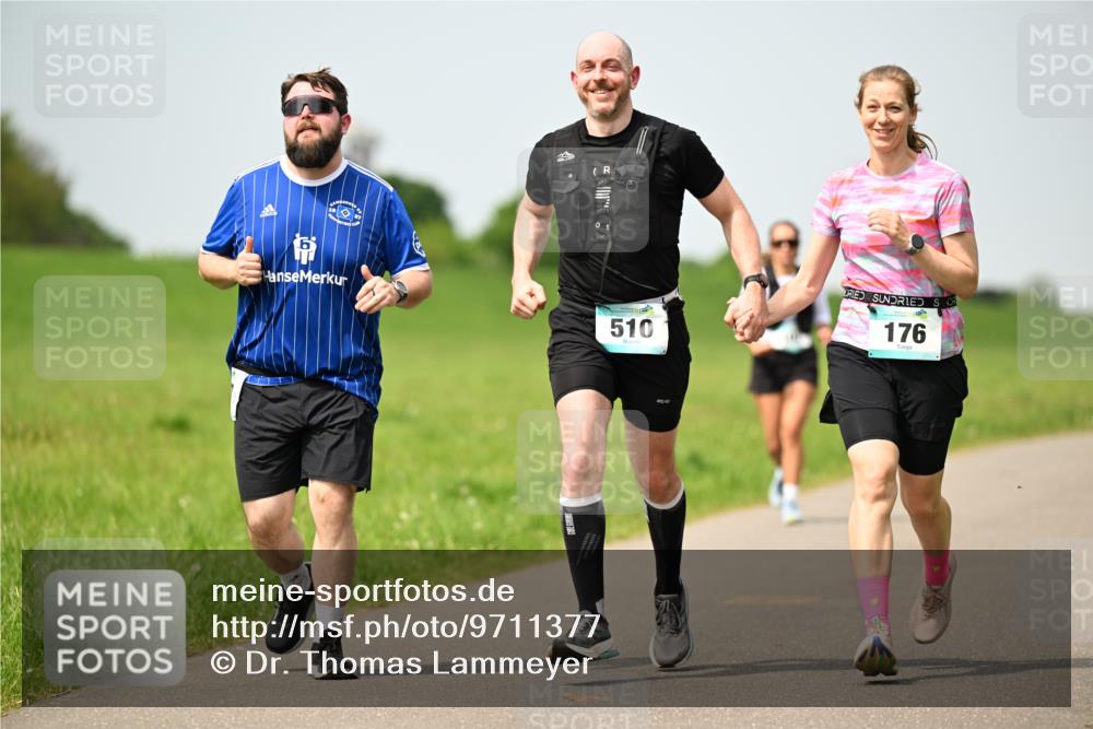 10.05.2026 - 8. Wedeler Halbmarathon Dr. Thomas Lammeyer http://msf.ph/oto/9711377 10.05.2026 12:06:17 Laufen 510, 176 meine-sportfotos.de