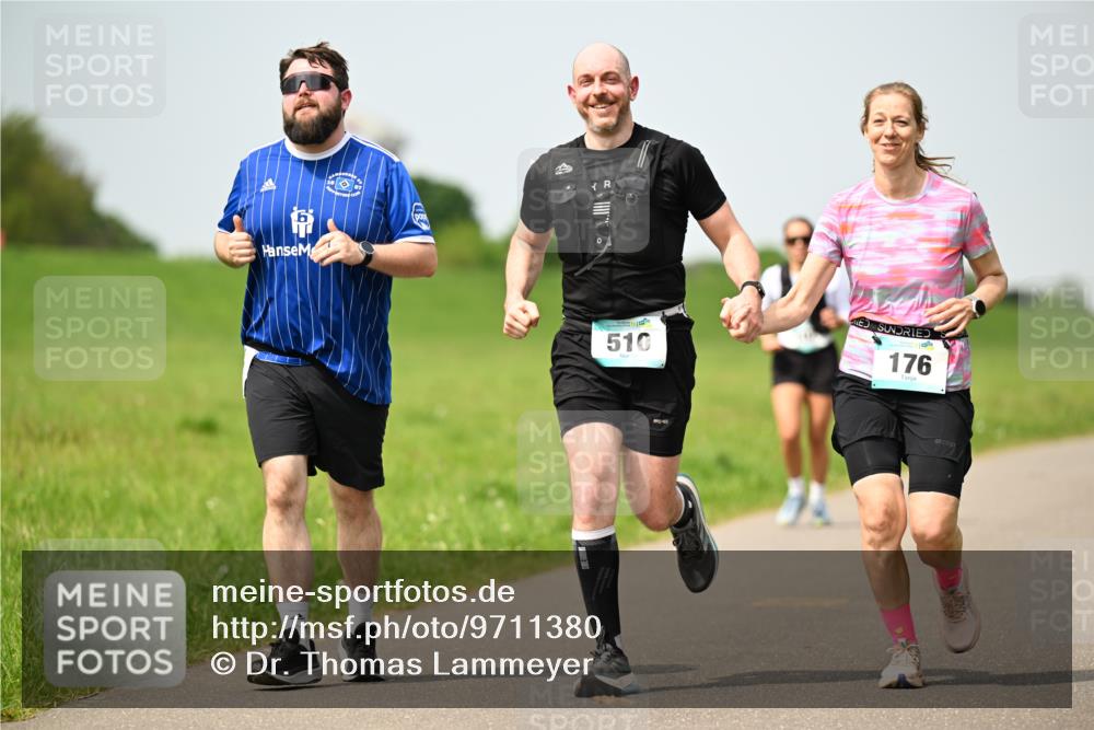10.05.2026 - 8. Wedeler Halbmarathon Dr. Thomas Lammeyer http://msf.ph/oto/9711380 10.05.2026 12:06:18 Laufen 510, 176 meine-sportfotos.de