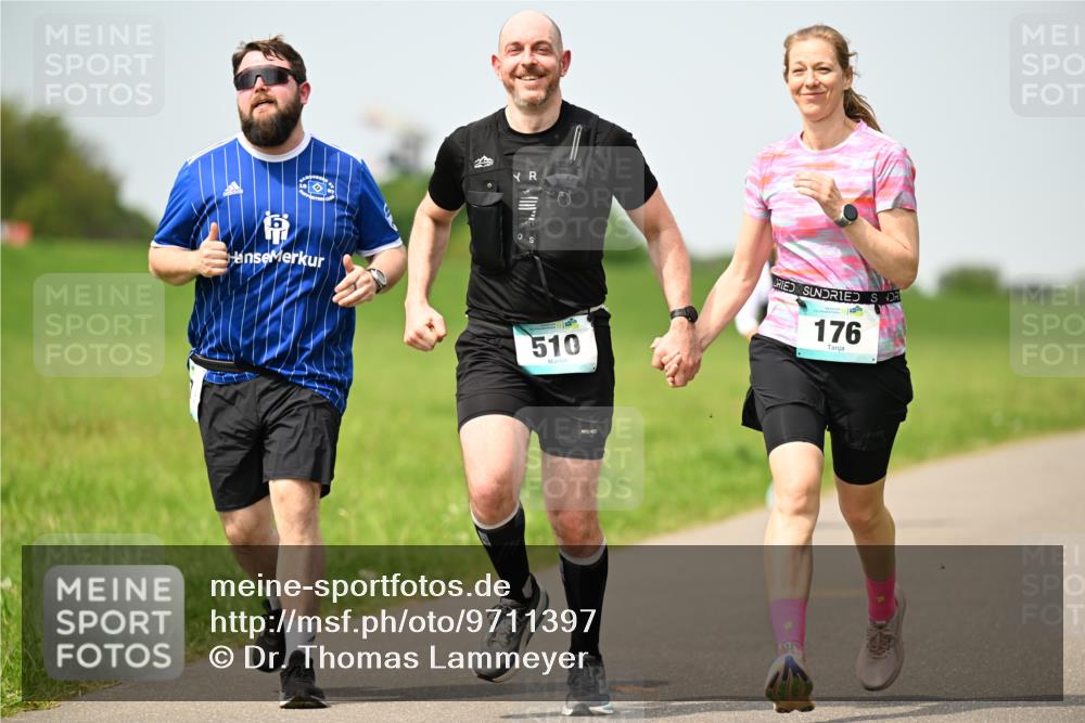 10.05.2026 - 8. Wedeler Halbmarathon Dr. Thomas Lammeyer http://msf.ph/oto/9711397 10.05.2026 12:06:18 Laufen 510, 176 meine-sportfotos.de