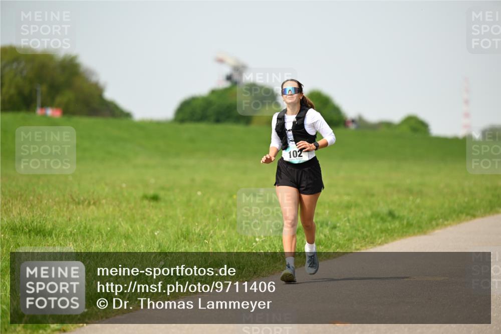 10.05.2026 - 8. Wedeler Halbmarathon Dr. Thomas Lammeyer http://msf.ph/oto/9711406 10.05.2026 12:06:21 Laufen 102 meine-sportfotos.de