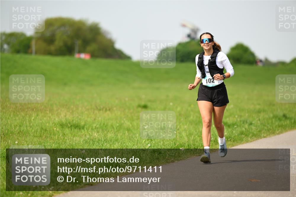 10.05.2026 - 8. Wedeler Halbmarathon Dr. Thomas Lammeyer http://msf.ph/oto/9711411 10.05.2026 12:06:22 Laufen 102 meine-sportfotos.de