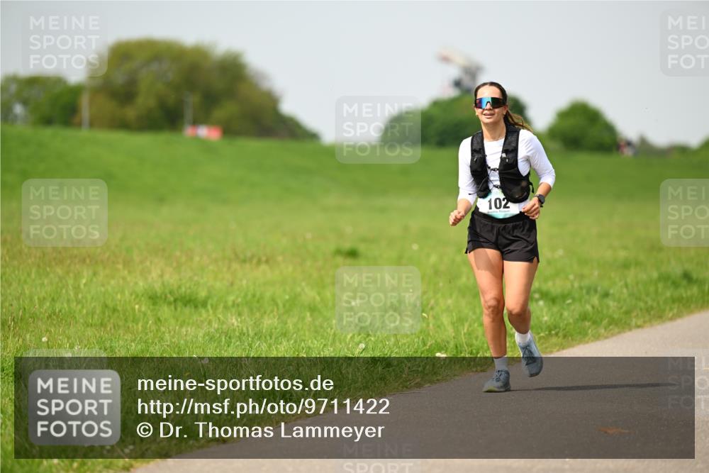 10.05.2026 - 8. Wedeler Halbmarathon Dr. Thomas Lammeyer http://msf.ph/oto/9711422 10.05.2026 12:06:22 Laufen 102 meine-sportfotos.de