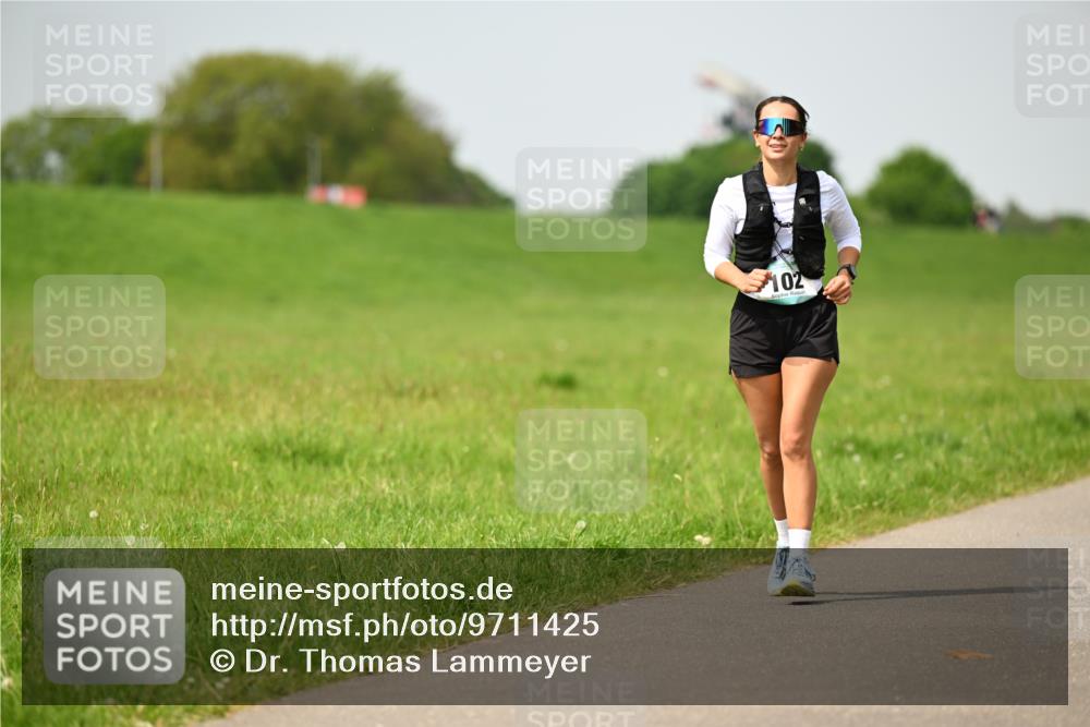 10.05.2026 - 8. Wedeler Halbmarathon Dr. Thomas Lammeyer http://msf.ph/oto/9711425 10.05.2026 12:06:22 Laufen 102 meine-sportfotos.de