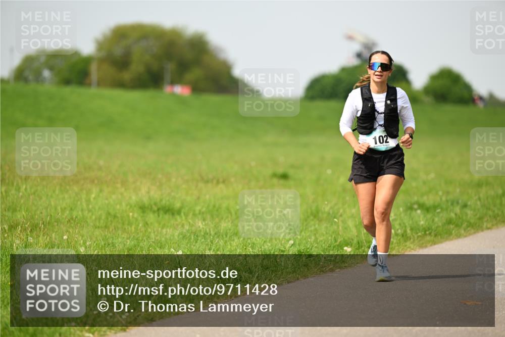 10.05.2026 - 8. Wedeler Halbmarathon Dr. Thomas Lammeyer http://msf.ph/oto/9711428 10.05.2026 12:06:22 Laufen 102 meine-sportfotos.de