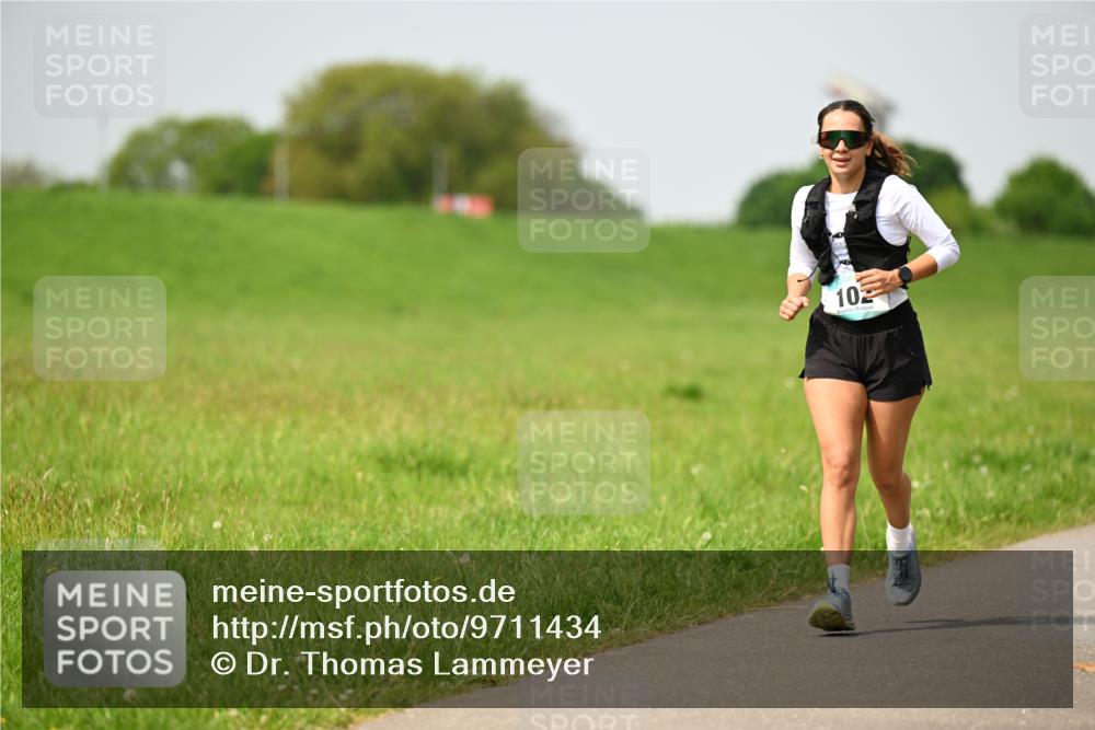 10.05.2026 - 8. Wedeler Halbmarathon Dr. Thomas Lammeyer http://msf.ph/oto/9711434 10.05.2026 12:06:22 Laufen 102 meine-sportfotos.de