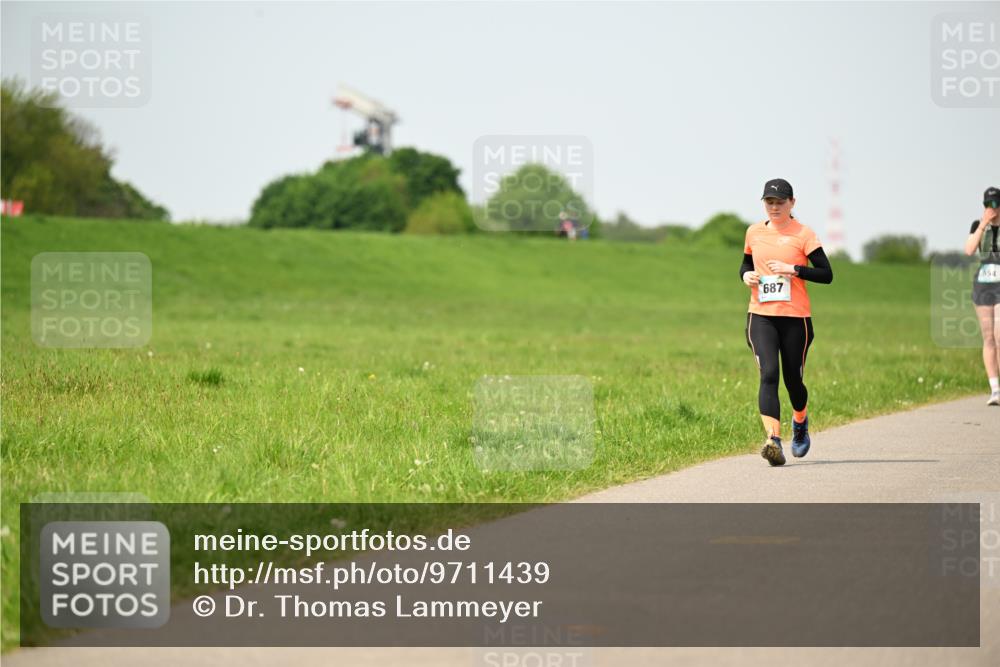 10.05.2026 - 8. Wedeler Halbmarathon Dr. Thomas Lammeyer http://msf.ph/oto/9711439 10.05.2026 12:06:32 Laufen 687, 554 meine-sportfotos.de
