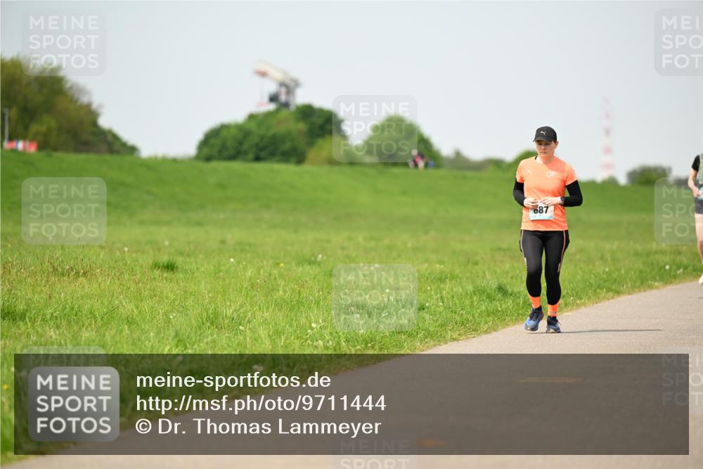 10.05.2026 - 8. Wedeler Halbmarathon Dr. Thomas Lammeyer http://msf.ph/oto/9711444 10.05.2026 12:06:32 Laufen 087 meine-sportfotos.de