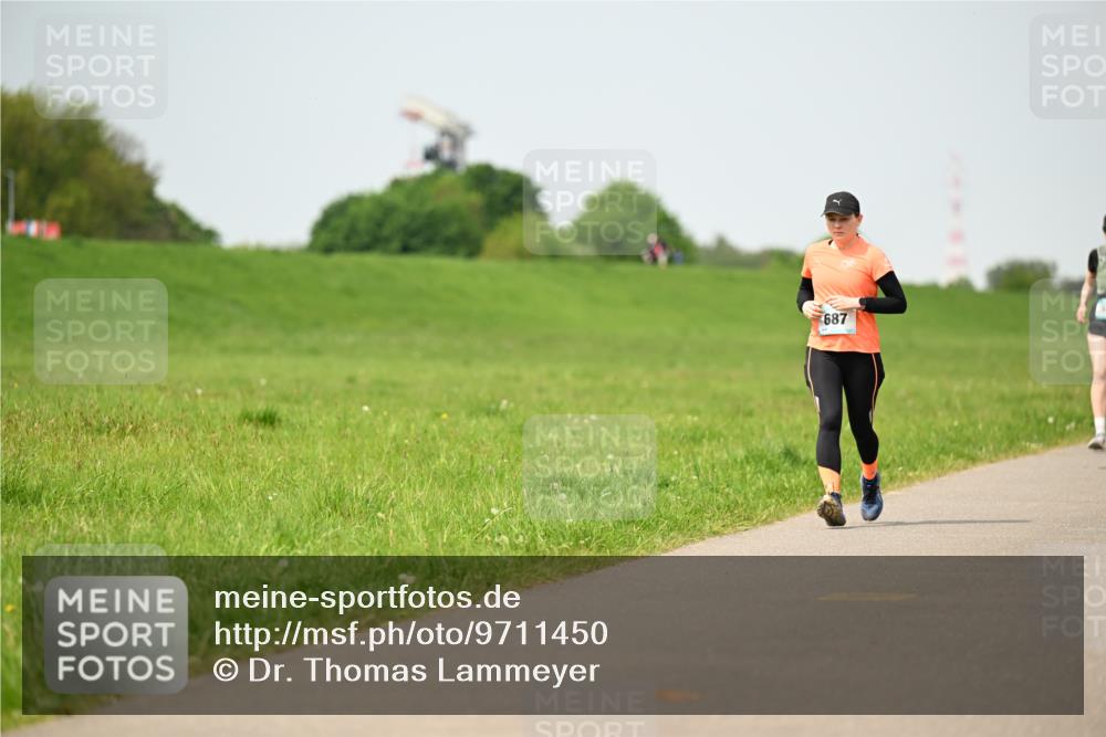 10.05.2026 - 8. Wedeler Halbmarathon Dr. Thomas Lammeyer http://msf.ph/oto/9711450 10.05.2026 12:06:32 Laufen 687 meine-sportfotos.de