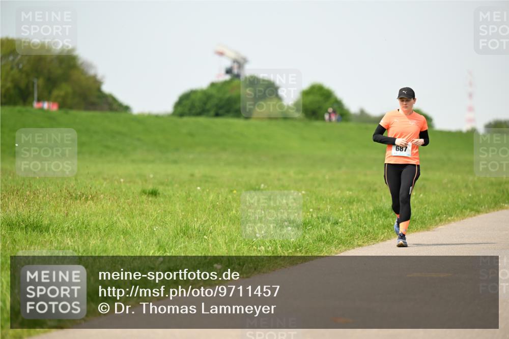 10.05.2026 - 8. Wedeler Halbmarathon Dr. Thomas Lammeyer http://msf.ph/oto/9711457 10.05.2026 12:06:33 Laufen 687 meine-sportfotos.de