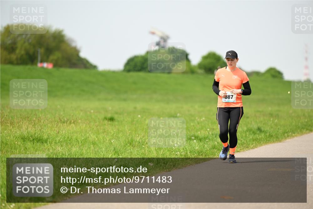 10.05.2026 - 8. Wedeler Halbmarathon Dr. Thomas Lammeyer http://msf.ph/oto/9711483 10.05.2026 12:06:34 Laufen 587 meine-sportfotos.de