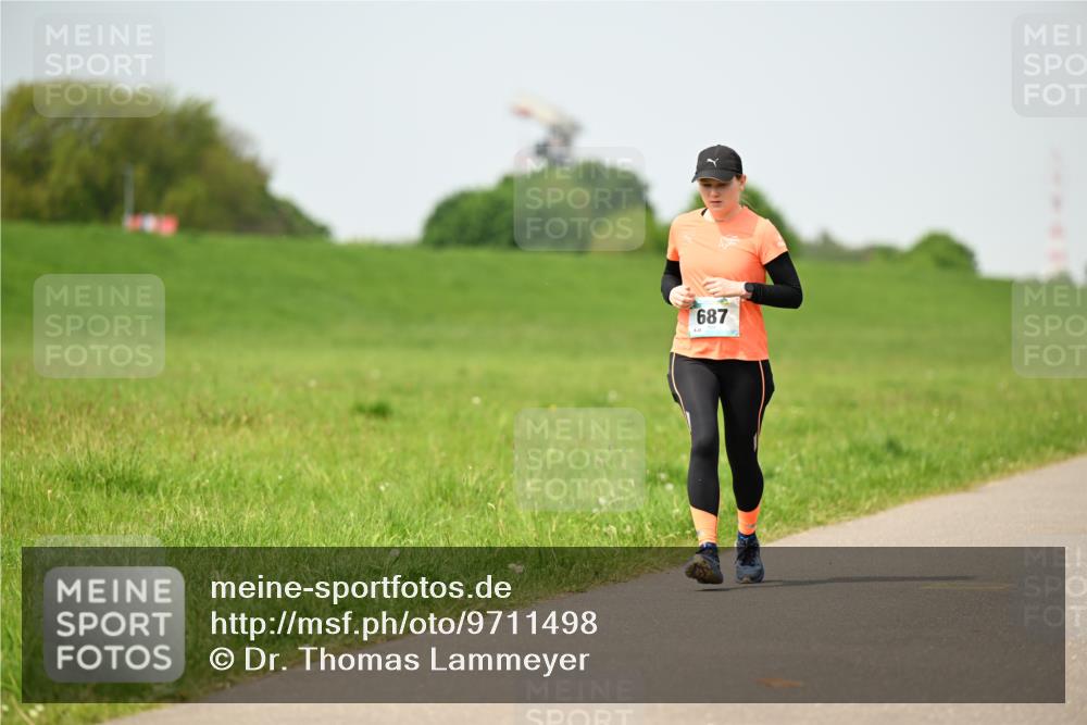 10.05.2026 - 8. Wedeler Halbmarathon Dr. Thomas Lammeyer http://msf.ph/oto/9711498 10.05.2026 12:06:35 Laufen 687 meine-sportfotos.de