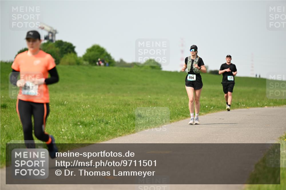 10.05.2026 - 8. Wedeler Halbmarathon Dr. Thomas Lammeyer http://msf.ph/oto/9711501 10.05.2026 12:06:37 Laufen 554, 321 meine-sportfotos.de