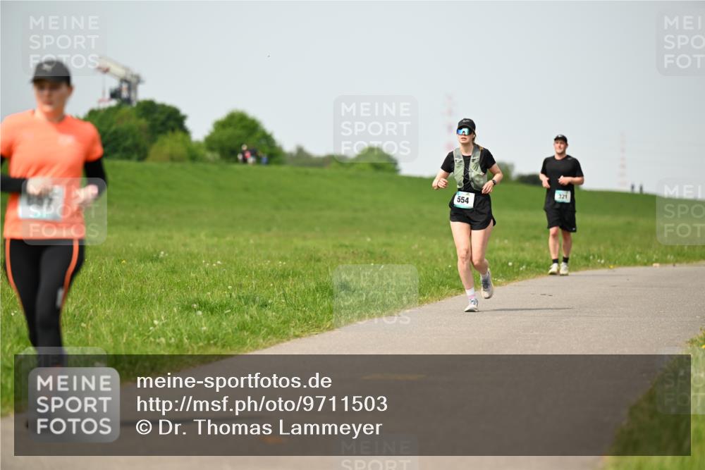 10.05.2026 - 8. Wedeler Halbmarathon Dr. Thomas Lammeyer http://msf.ph/oto/9711503 10.05.2026 12:06:37 Laufen 321, 554 meine-sportfotos.de