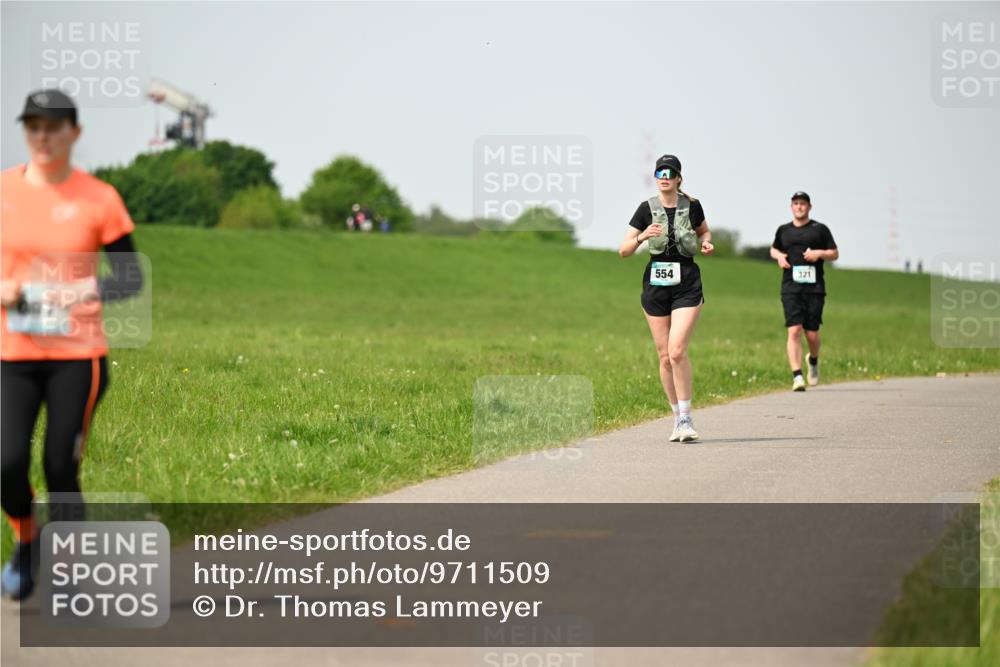 10.05.2026 - 8. Wedeler Halbmarathon Dr. Thomas Lammeyer http://msf.ph/oto/9711509 10.05.2026 12:06:37 Laufen 554, 321 meine-sportfotos.de