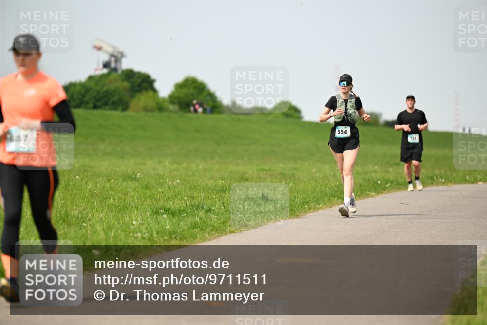 10.05.2026 - 8. Wedeler Halbmarathon Dr. Thomas Lammeyer http://msf.ph/oto/9711511 10.05.2026 12:06:37 Laufen 554, 321 meine-sportfotos.de
