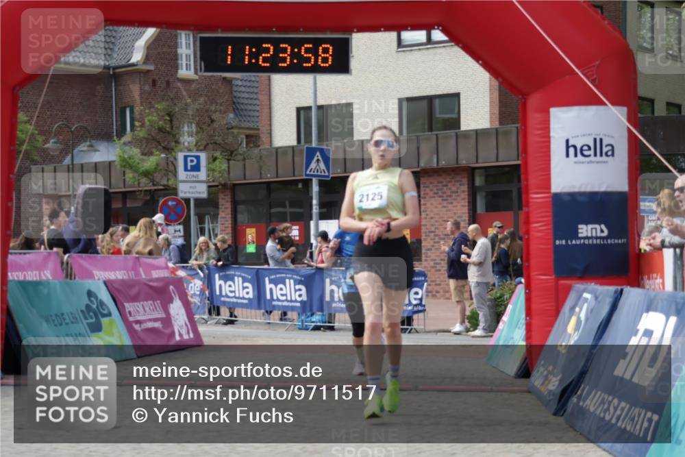 10.05.2026 - 8. Wedeler Halbmarathon Yannick Fuchs http://msf.ph/oto/9711517 10.05.2026 11:23:57 Ziel 2125, 2165 meine-sportfotos.de