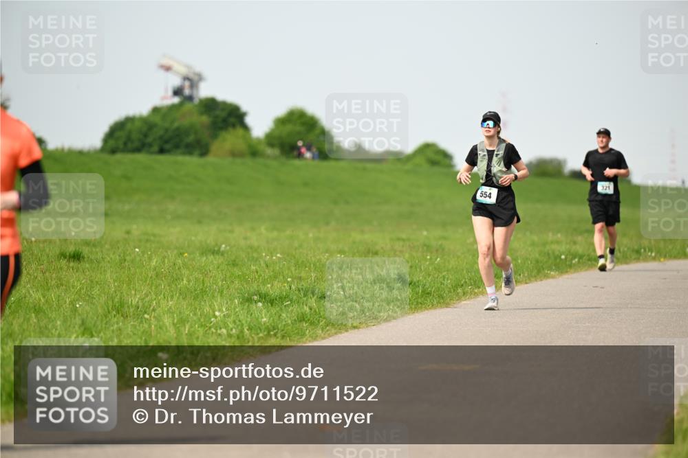 10.05.2026 - 8. Wedeler Halbmarathon Dr. Thomas Lammeyer http://msf.ph/oto/9711522 10.05.2026 12:06:38 Laufen 554, 321 meine-sportfotos.de