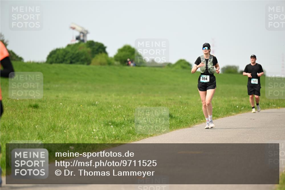 10.05.2026 - 8. Wedeler Halbmarathon Dr. Thomas Lammeyer http://msf.ph/oto/9711525 10.05.2026 12:06:38 Laufen 554, 321 meine-sportfotos.de