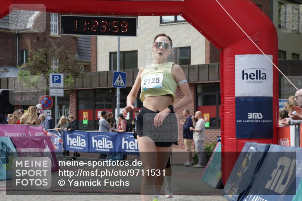 10.05.2026 - 8. Wedeler Halbmarathon Yannick Fuchs http://msf.ph/oto/9711531 10.05.2026 11:23:57 Ziel 2125, 2165 meine-sportfotos.de
