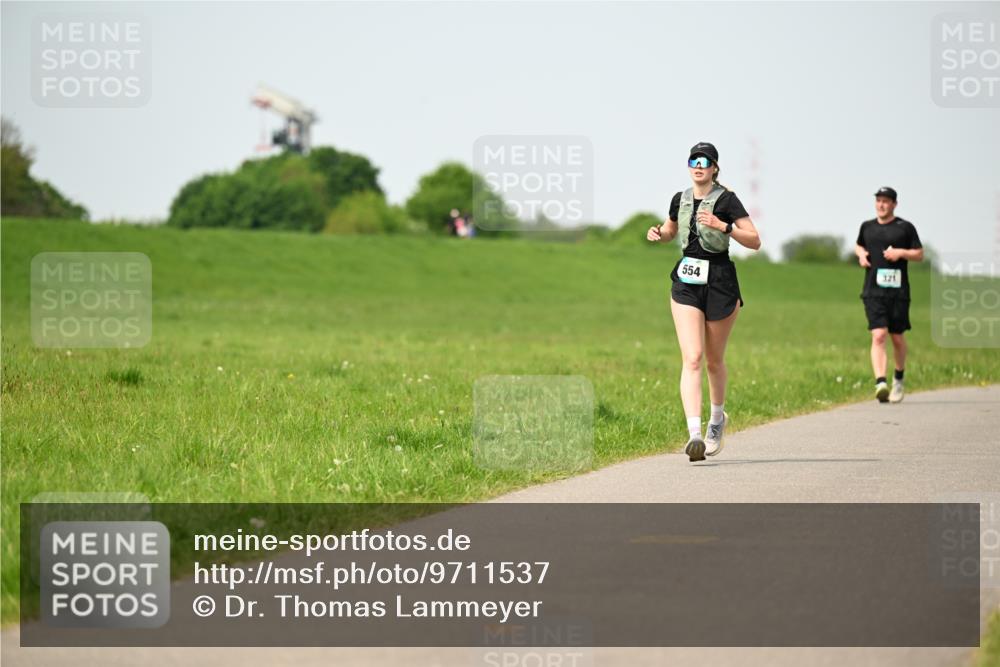 10.05.2026 - 8. Wedeler Halbmarathon Dr. Thomas Lammeyer http://msf.ph/oto/9711537 10.05.2026 12:06:38 Laufen 321, 554 meine-sportfotos.de