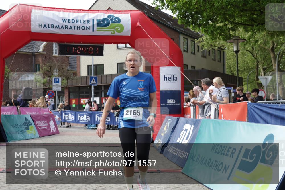 10.05.2026 - 8. Wedeler Halbmarathon Yannick Fuchs http://msf.ph/oto/9711557 10.05.2026 11:24:00 Ziel 991, 2125, 2165 meine-sportfotos.de