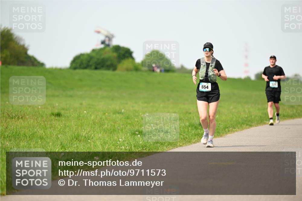 10.05.2026 - 8. Wedeler Halbmarathon Dr. Thomas Lammeyer http://msf.ph/oto/9711573 10.05.2026 12:06:40 Laufen 321, 554 meine-sportfotos.de