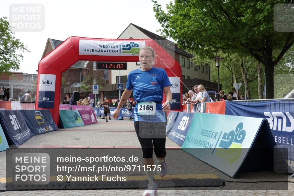 10.05.2026 - 8. Wedeler Halbmarathon Yannick Fuchs http://msf.ph/oto/9711575 10.05.2026 11:24:00 Ziel 991, 2125, 2165 meine-sportfotos.de