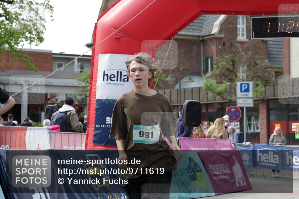 10.05.2026 - 8. Wedeler Halbmarathon Yannick Fuchs http://msf.ph/oto/9711619 10.05.2026 11:24:04 Ziel 991, 1027 meine-sportfotos.de