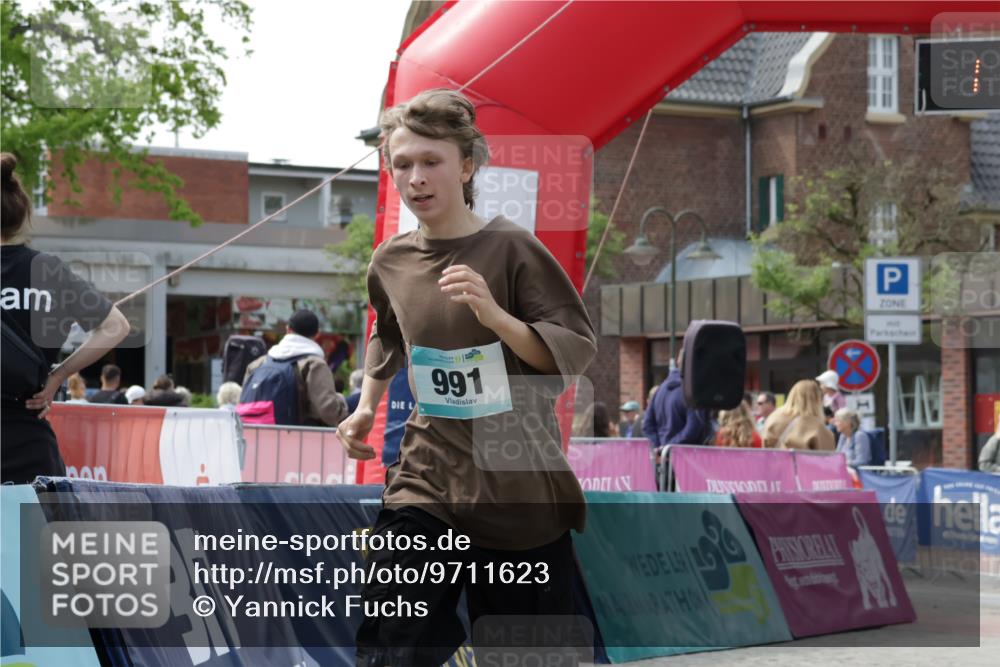 10.05.2026 - 8. Wedeler Halbmarathon Yannick Fuchs http://msf.ph/oto/9711623 10.05.2026 11:24:04 Ziel 991, 1027 meine-sportfotos.de