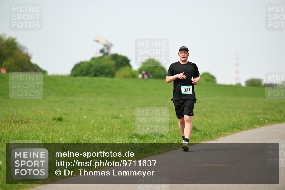 10.05.2026 - 8. Wedeler Halbmarathon Dr. Thomas Lammeyer http://msf.ph/oto/9711637 10.05.2026 12:06:46 Laufen 321 meine-sportfotos.de