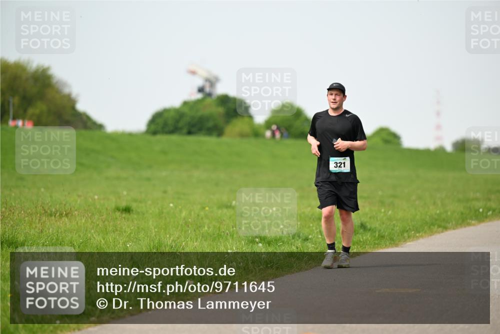 10.05.2026 - 8. Wedeler Halbmarathon Dr. Thomas Lammeyer http://msf.ph/oto/9711645 10.05.2026 12:06:47 Laufen 321 meine-sportfotos.de