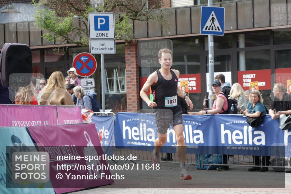 10.05.2026 - 8. Wedeler Halbmarathon Yannick Fuchs http://msf.ph/oto/9711648 10.05.2026 11:24:07 Ziel 991, 1027 meine-sportfotos.de