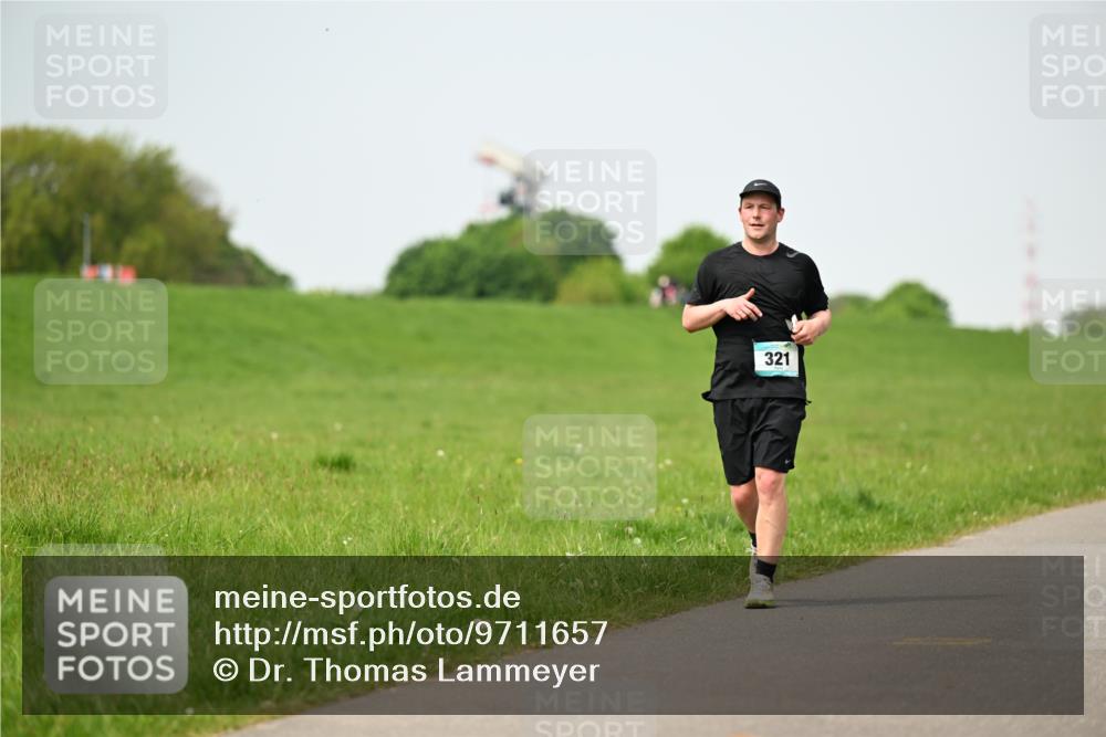 10.05.2026 - 8. Wedeler Halbmarathon Dr. Thomas Lammeyer http://msf.ph/oto/9711657 10.05.2026 12:06:47 Laufen 321 meine-sportfotos.de