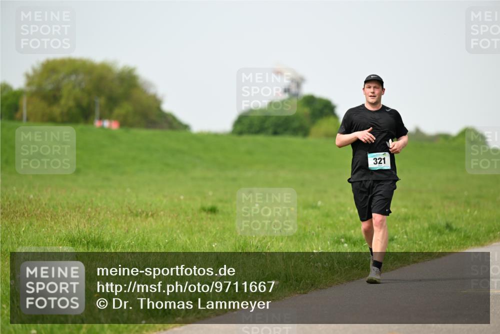 10.05.2026 - 8. Wedeler Halbmarathon Dr. Thomas Lammeyer http://msf.ph/oto/9711667 10.05.2026 12:06:48 Laufen 321 meine-sportfotos.de