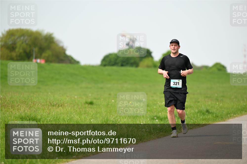 10.05.2026 - 8. Wedeler Halbmarathon Dr. Thomas Lammeyer http://msf.ph/oto/9711670 10.05.2026 12:06:48 Laufen 321 meine-sportfotos.de