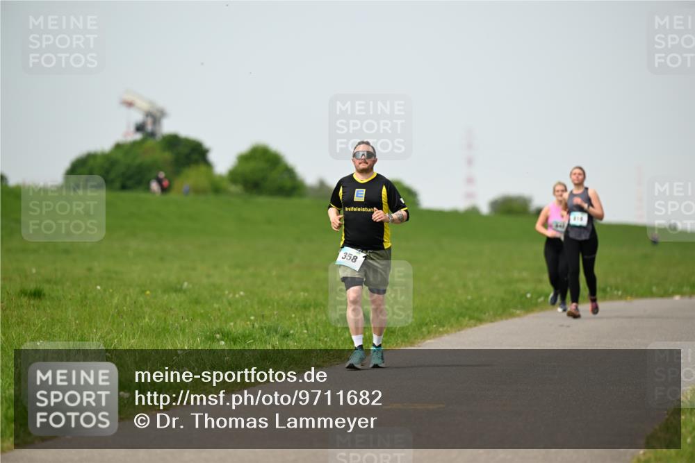 10.05.2026 - 8. Wedeler Halbmarathon Dr. Thomas Lammeyer http://msf.ph/oto/9711682 10.05.2026 12:07:15 Laufen 358 meine-sportfotos.de