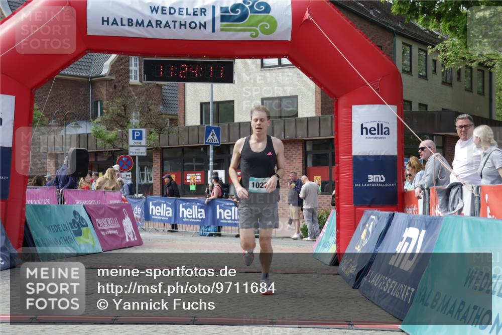 10.05.2026 - 8. Wedeler Halbmarathon Yannick Fuchs http://msf.ph/oto/9711684 10.05.2026 11:24:09 Ziel 991, 1027 meine-sportfotos.de